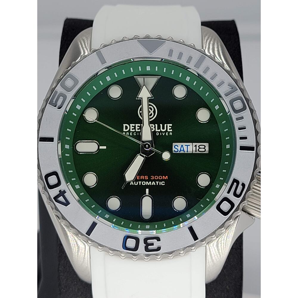 MILITARY DIVER 300 AUTOMATIC – SS DIVER SILVER CERAMIC EMBOSSED BEZEL GREEN DIAL